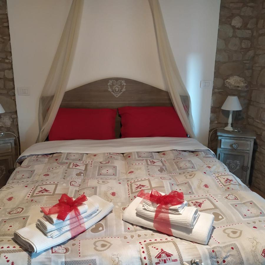 Fra Bosco E Cielo B&B Mercato Saraceno Bagian luar foto